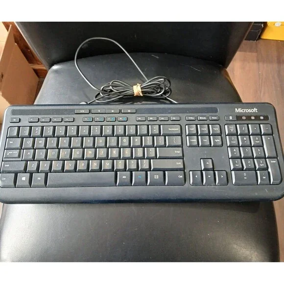Microsoft Wired Keyboard 600. USB Plug-In. Tested.