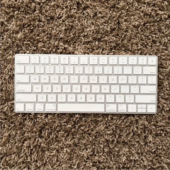 Wireless White Slim Keyboard