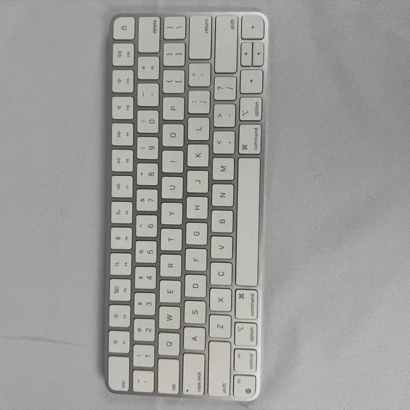 Apple Magic Keyboard A1314 Wired Numeric Keypad Aluminum Silver