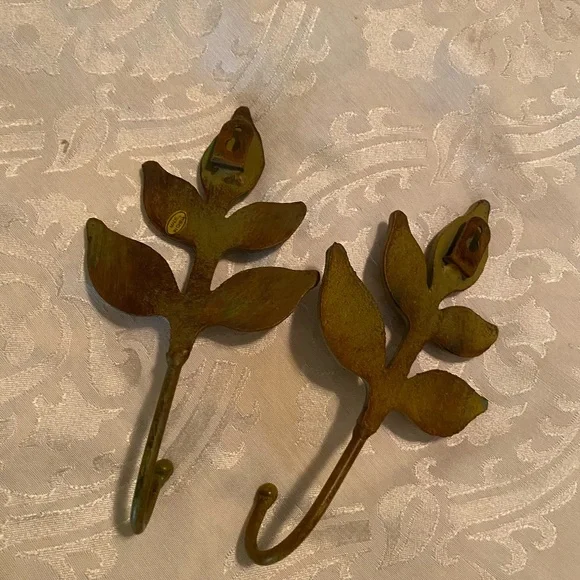 Rustic Leaf Wall Hooks