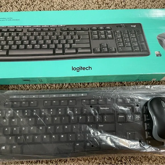 Wireless computer laptop keyboard and mouse set