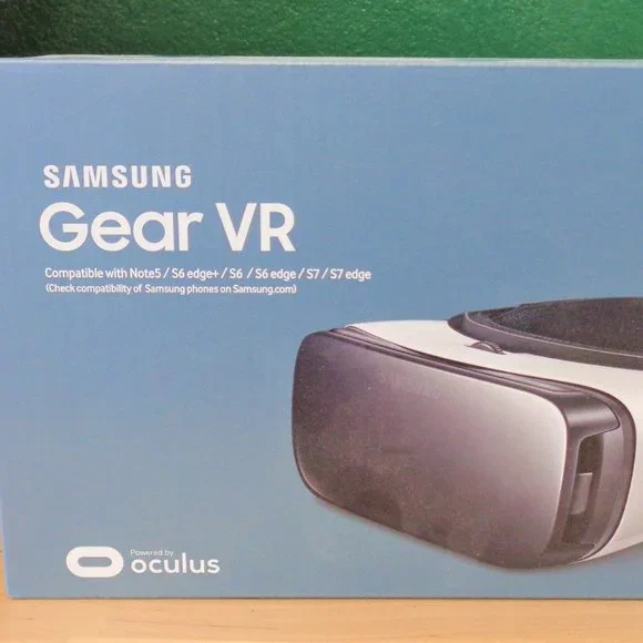 SAMSUNG GEAR VR VIRTUAL REALITY GOGGLE AND HEADSET