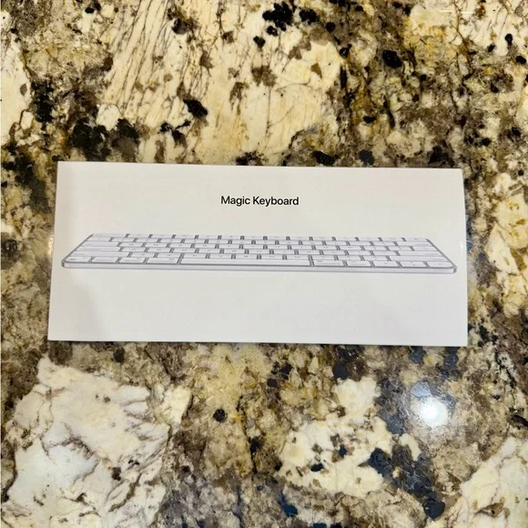 Apple Magic Keyboard in White