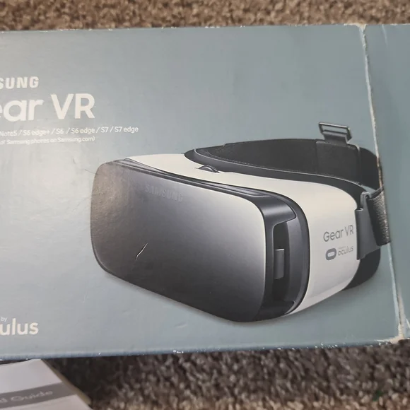 Samsung Gear VR Black and White Smartphone Headset