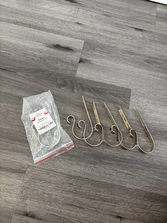 Set of 6 Silver-Tone Curtain Hooks