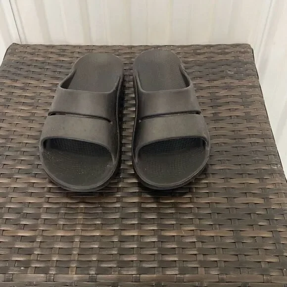 Oofos Sandals Mens size 11