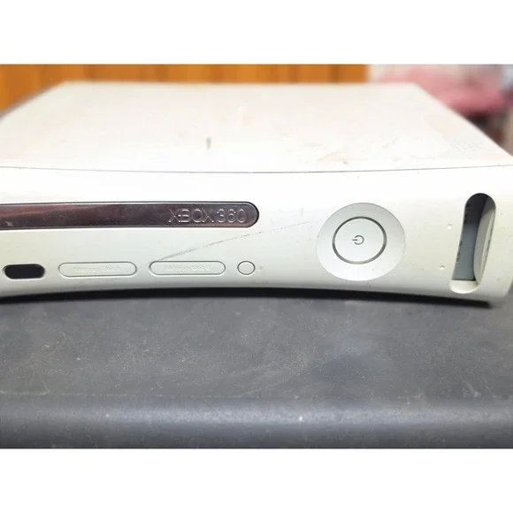 Powers on untested Microsoft Xbox 360 Pro Console White 60GB HDMIPort 2008-09-02