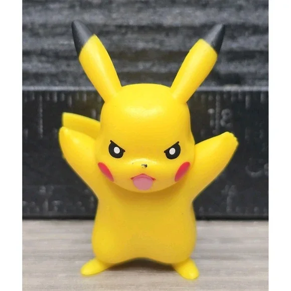Tiny Pikachu Figure -‎ Got To Catch'em All!
