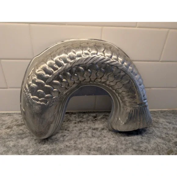 Vintage MIRRO FISH Mold Jello Jelly Cake Wall Art 725M