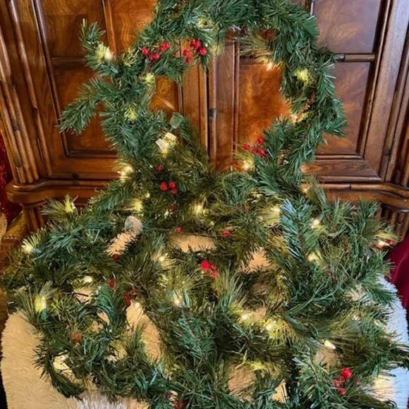 Set of 2 Prelit Linkable 10ft Berry Indoor Outdoor Garland Strands