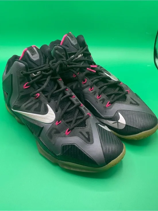 Nike LeBron 11 