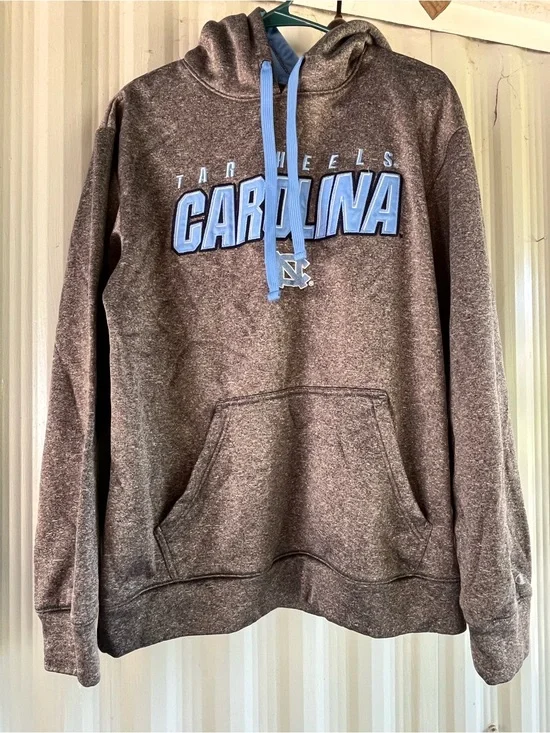 UNC Tarheels Hoodie on Champion Quality Brand Size Medium 100% Polyester Grey