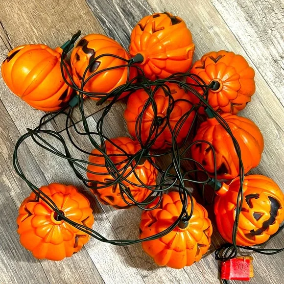 Halloween pumpkin 🎃 lights 10 blinking vintage retro orange 2.5” each outdoors