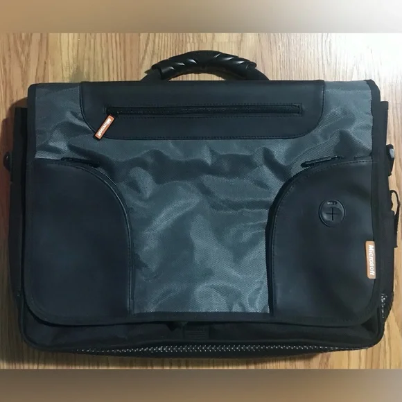 Microsoft Quilt Lined Laptop Bag / Tote Case L/XL 17x12” Capacity