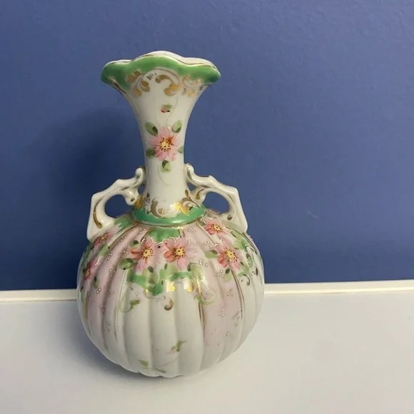 Hand painted & Gold Trimmed Japanese 5” Porcelain Floral