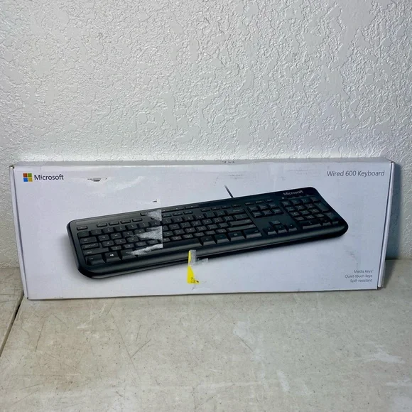 Microsoft Wired Keyboard 600 Black Model 1576 Quiet-Touch Keys Spill-Resistant