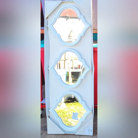 Set of 3 small mirrors NWT