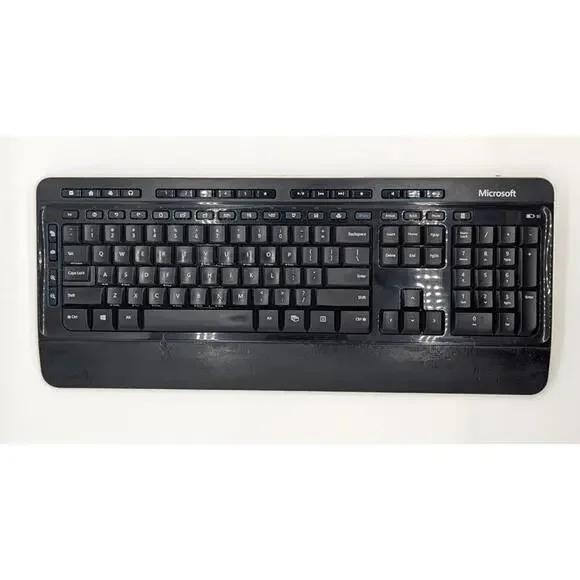Microsoft Wireless 3000 v2.0 Keyboard 1379 – No Mouse Or Receiver | Turns On!