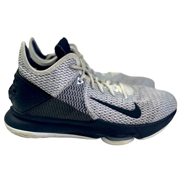 Nike LeBron Witness 4 Sneakers