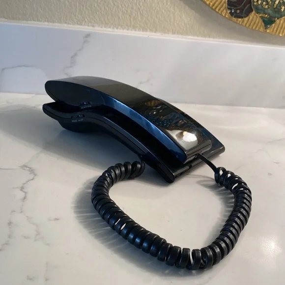 Slimline Contemporary telephone black