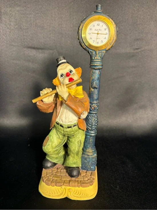 Castle Rein 70s Vintage Clown Playing Flute Street lamp Clock Vintage Ceramic***