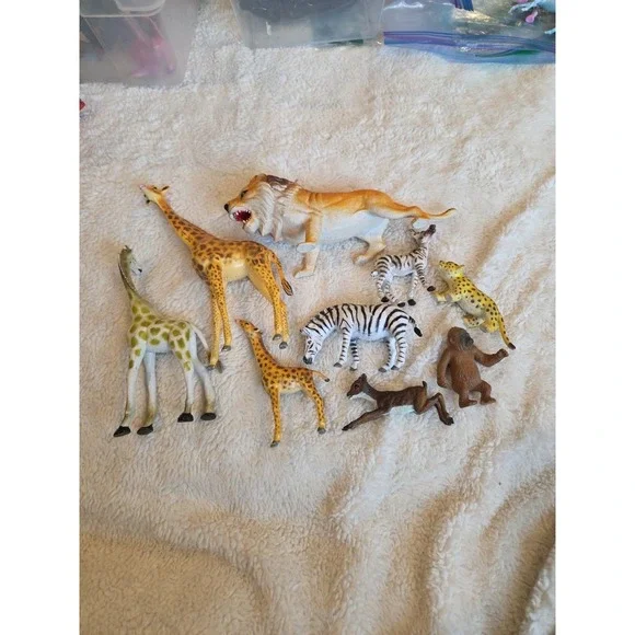 Safari Wild Anilmal Toys‎ Lot 0f 9 Sz.4