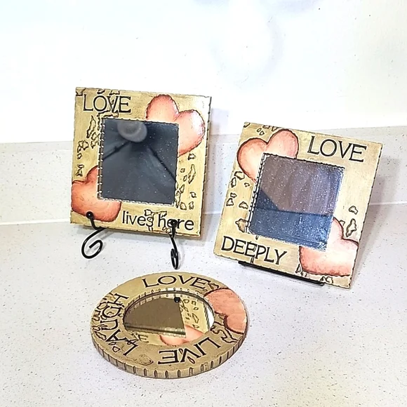Set of 3 mirrors with inspirational words