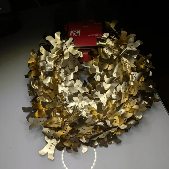 4 Gingerbread Men Gold Foil Garland 4 Strands