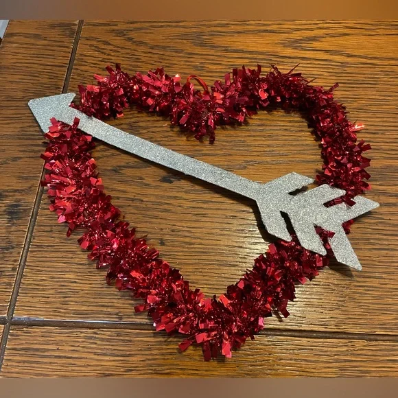 Festive Red Heart Garland with Silver Arrow