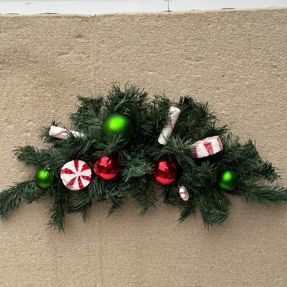 Home Interiors Pine and candy cane accents Holiday Garland