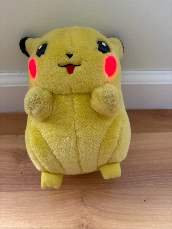 Hasbro 2004 Pikachu I Choose You Plush Light Up Red LED Cheeks Pokémon