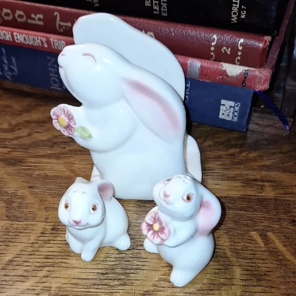 Vintage 1983 Avon Bunny Rabbit Salt and Pepper Shakers-Napkin Holder