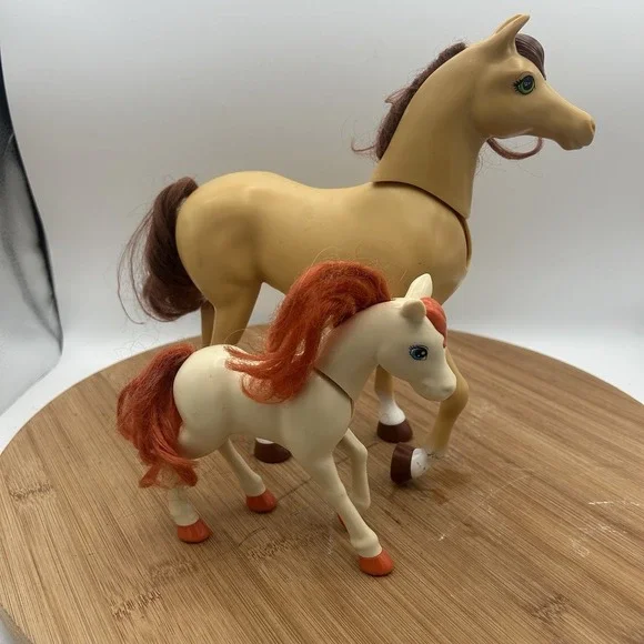 Barbie Hugs N Plays‎ Barbie Horse & Chelsea Horse With Moveable Heads No Saddles