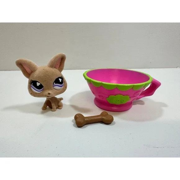 Littlest Pet Shop LPS 461 Authentic Hasbro Flocked Chihuaha Clover Eyes W/Teacup