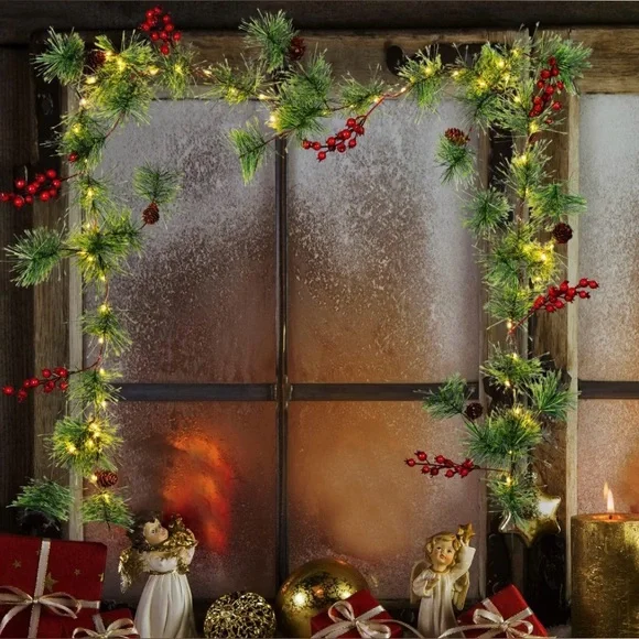 Christmas Garland (this is not a thick garland)