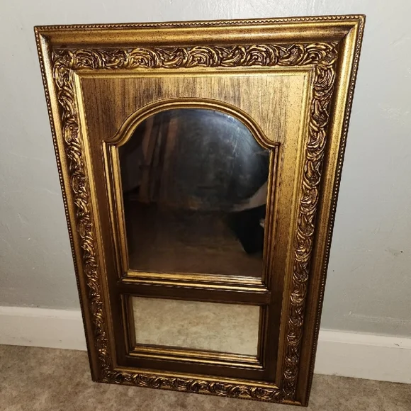 Vintage 1950s 1960s Carved Wood Gold LGilt Framed Accent Mirror