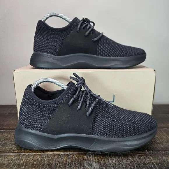 NEW Vessi Everyday Sneaker Mens Size 8 Lace Up Waterproof Shoe Sneaker All Black
