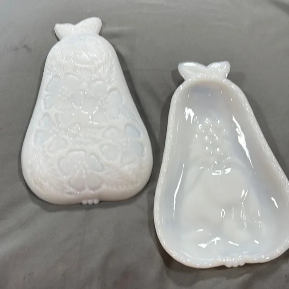 Elegant White Pear-Shaped Decorative Dish by Hazel Atlas set of 2