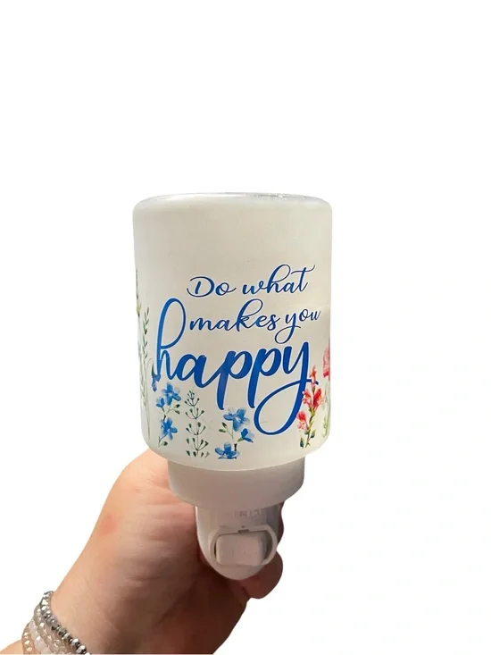 Scentsy Bright White VTG Plug-In Warmer “Do What Makes You Happy” NWOT.