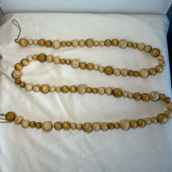 - Wood Beads Christmas Garland