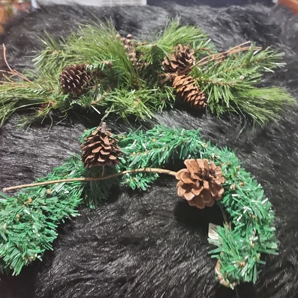 Festive Green Pinecone Holiday Garland. 1 SWAG 1 ROUNDED DECORATIVE.