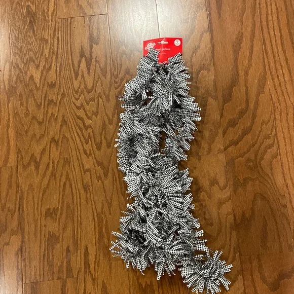 🧡 tinsel garland