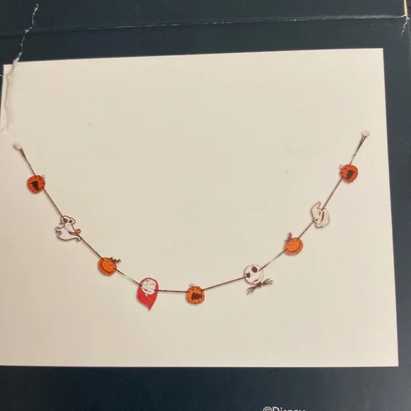 🌸 NWT Disney TNBC 1.38M Wooden Garland