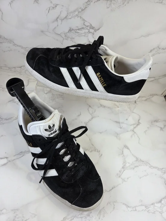 adidas Black & White Gazelle Suede Low-Top Sneakers(B14)