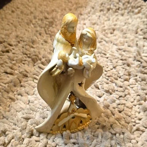 Kirkland Potters Holy Family Tealight Figurine with Bethlehem‎