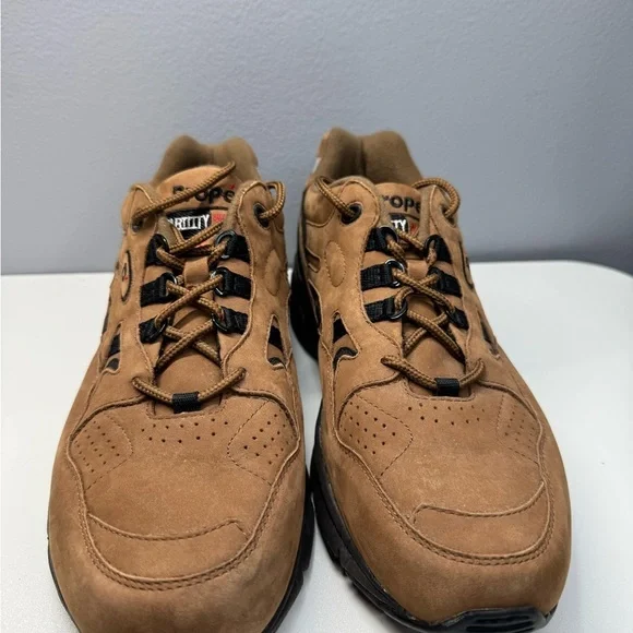 Propet stability walker size 8 Men's Brown Athletic Shoes