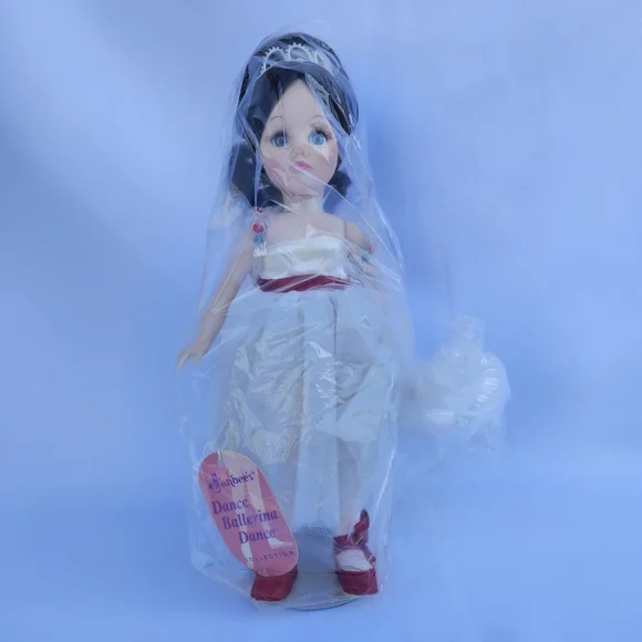 1984 Vintage Effanbee Red Shoes 1141 Dance Ballerina Dance Vinyl Doll 11