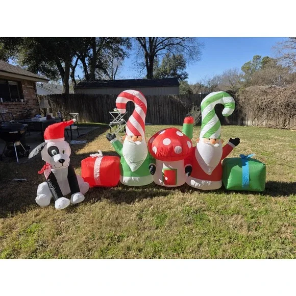 GEMMY AIRBLOWN INFLATABLE GNOME SCENE W/ MUSHROOM HOUSE 2 GNOMES. 9 FT. WIDE NIB