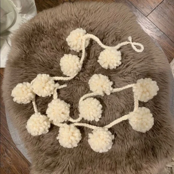 Pom Pom Garland