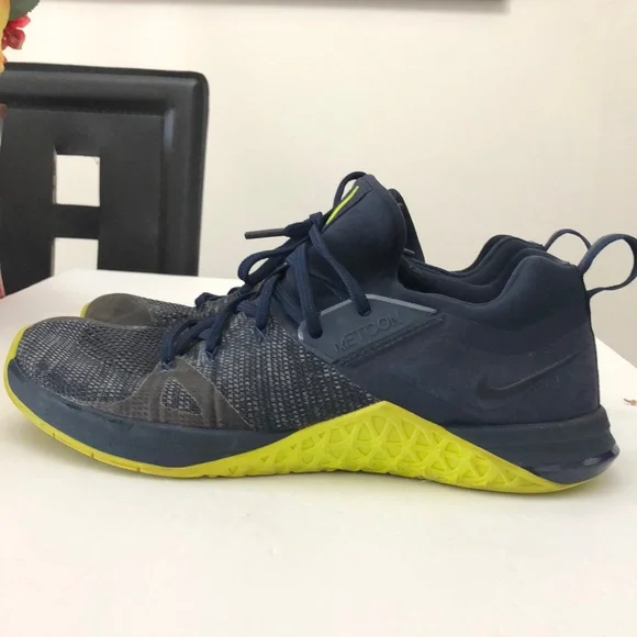 NIKE METCON FLYNIT 3 OBSIDIAN TRAINING SNEAKERS MENS SIZE 9.5